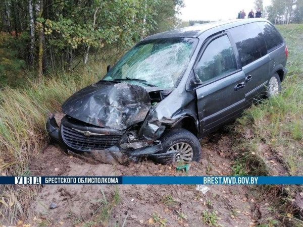 Жесткое попутное ДТП на М1 в Брестской области Жесткое попутное ДТП на М1 в Брестской области