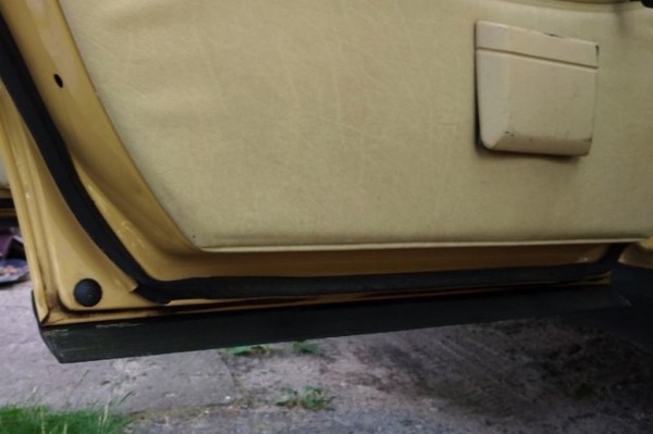 В Кобрине продают 40-летний Mercedes с пробегом в 300 тысяч километров. Какая цена? В Кобрине продают 40-летний Mercedes с пробегом в 300 тысяч километров. Какая цена?