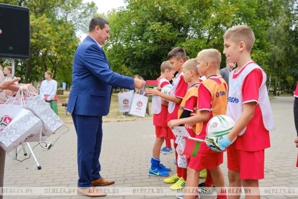 В Белоозерске открыли площадку для мини-футбола В Белоозерске открыли площадку для мини-футбола