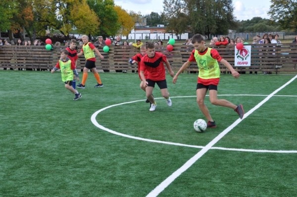 В Дрогичинском районе тожественно открыли мини-футбольную площадку