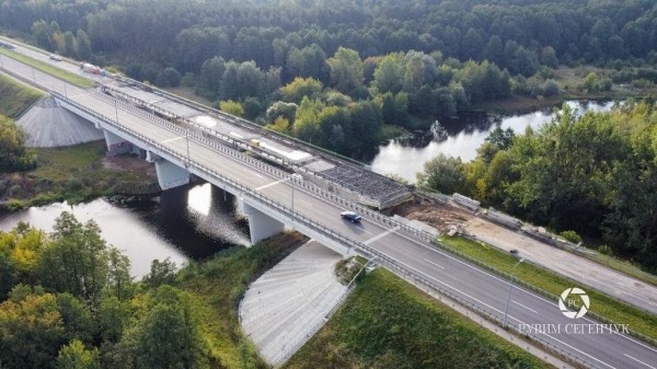 Смотрим с высоты, как идет ремонт Бульковского моста на М1
             
                Смотрим с высоты, как идет ремонт Бульковского моста на М1