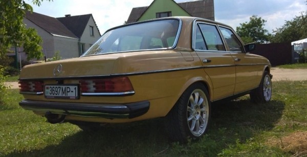 В Кобрине продают 40-летний Mercedes с пробегом в 300 тысяч километров. Какая цена? В Кобрине продают 40-летний Mercedes с пробегом в 300 тысяч километров. Какая цена?