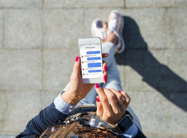 «Почему мой бывший следит за мной в социальных сетях»