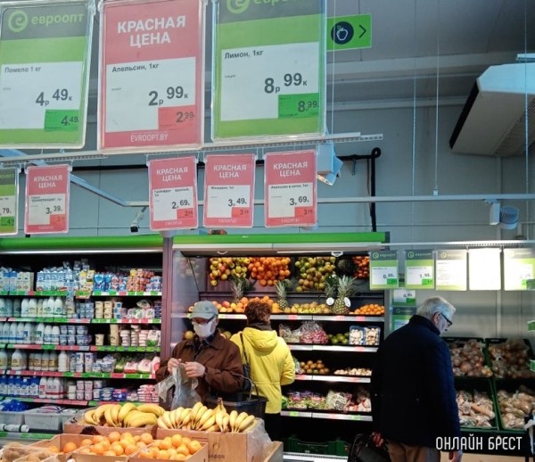 Названы условия, при которых белорусские магазины могут сами поднимать цены