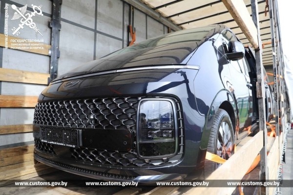 Шесть автомобилей премиум-класса задержали на таможне в Бресте. Что произошло? Шесть автомобилей премиум-класса задержали на таможне в Бресте. Что произошло?