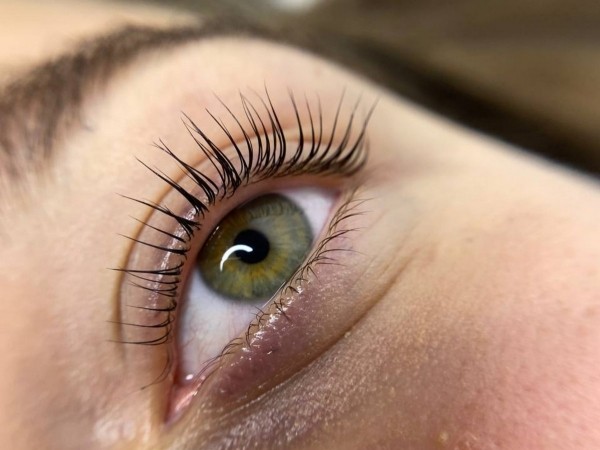 Эти бьюти-услуги в Бресте сделают вас неотразимой! Бронируйте свою запись на моделирование бровей и макияж, маникюр и педикюр, наращивание и ламинирование ресниц Эти бьюти-услуги в Бресте сделают вас неотразимой! Бронируйте свою запись на моделирование бровей и макияж, маникюр и педикюр, наращивание и ламинирование ресниц