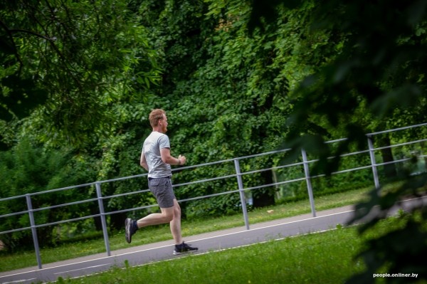 Как изменятся тело и фигура, если месяц заниматься бегом. Рассказывает белорус