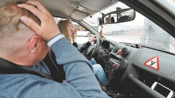 «Клади 700 баксов на новое сцепление – и продолжаем занятие». Что не так с инструкторами в автошколах? «Клади 700 баксов на новое сцепление – и продолжаем занятие». Что не так с инструкторами в автошколах?