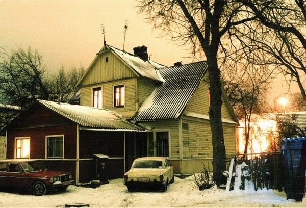 Двор рядом с перекрестком ул. Комсомольской и ул. Маяковского. Брест, 2002 год
Двор рядом с перекрестком ул. Комсомольской и ул. Маяковского. Брест, 2002 год