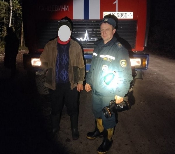 В Брестской области мужчина пошел собирать клюкву и не смог выйти из болота