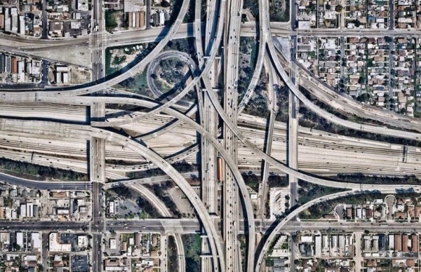 Без навигатора не соваться. 7 необычных автомобильных развязок мира Без навигатора не соваться. 7 необычных автомобильных развязок мира