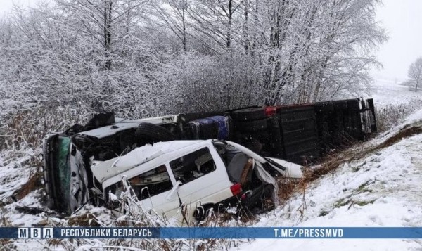 Страшное ДТП в Беларуси: водитель не справилась с управлением и выехала на встречку