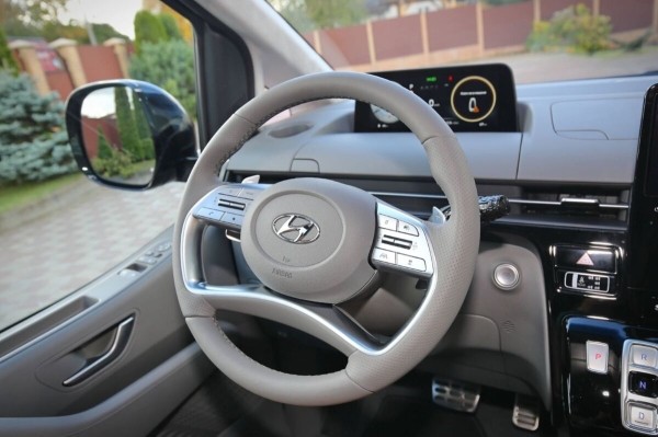 «Растаможка – 25 000 евро!» Белорус привез дизельный Hyundai Staria. Что за он?