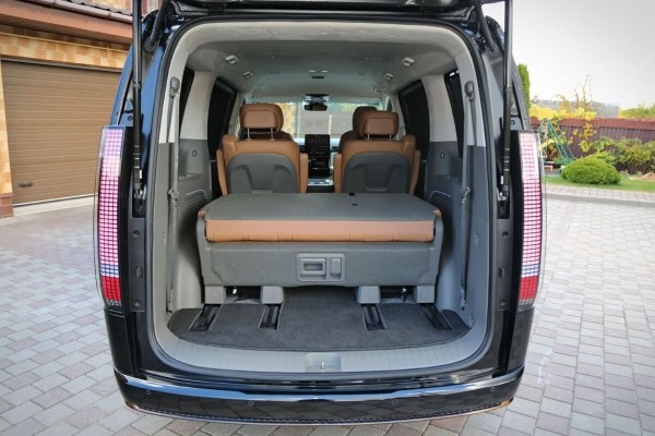 «Растаможка – 25 000 евро!» Белорус привез дизельный Hyundai Staria. Что за он?