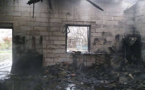 В Барановичах в гараже сгорел автомобиль В Барановичах в гараже сгорел автомобиль