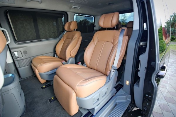 «Растаможка – 25 000 евро!» Белорус привез дизельный Hyundai Staria. Что за он?