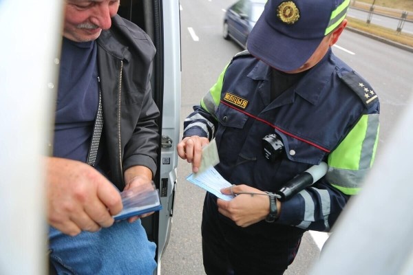 Что думают водители о камерах фотофиксации, которые ловят авто без техосмотра?