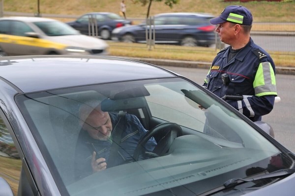 Что думают водители о камерах фотофиксации, которые ловят авто без техосмотра?