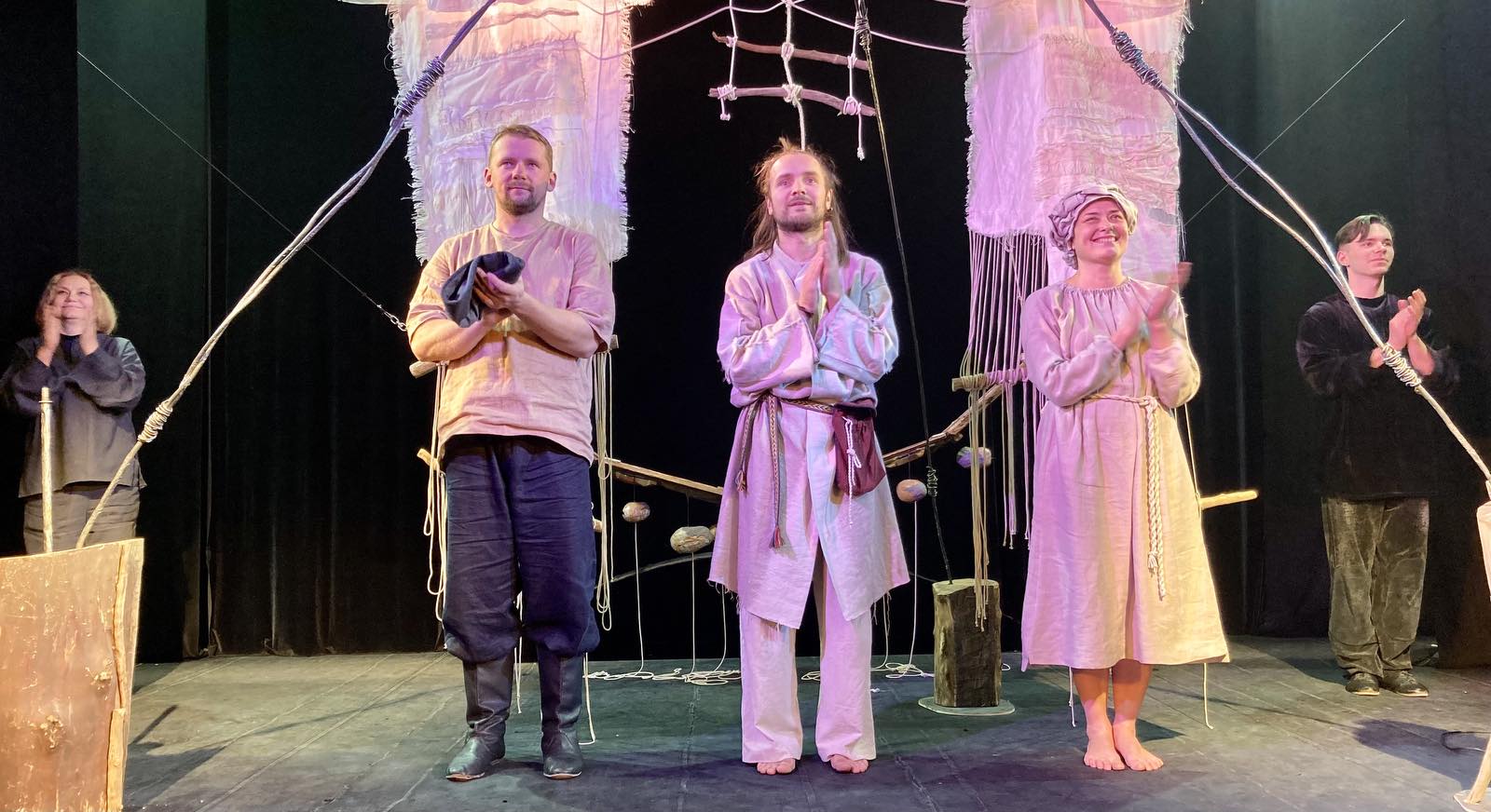 «Кацёл з каменьчыкамі» Уладзіміра Караткевіча – прэм’ера і дэбют у Тэатры «Лялька»