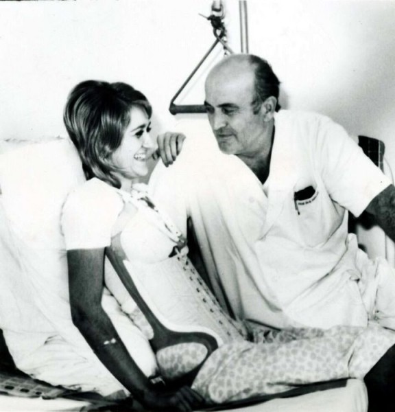 История стюардессы, которая выжила при падении с высоты 10 тысяч метров История стюардессы, которая выжила при падении с высоты 10 тысяч метров