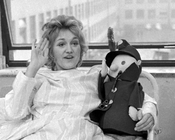 История стюардессы, которая выжила при падении с высоты 10 тысяч метров История стюардессы, которая выжила при падении с высоты 10 тысяч метров