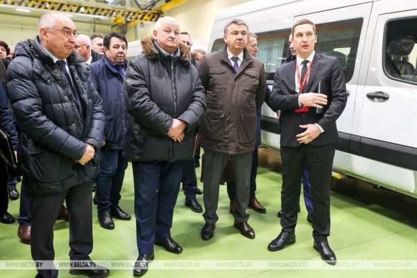 В Бресте дали старт белорусско-российскому проекту по сборке спецавтомобилей В Бресте дали старт белорусско-российскому проекту по сборке спецавтомобилей