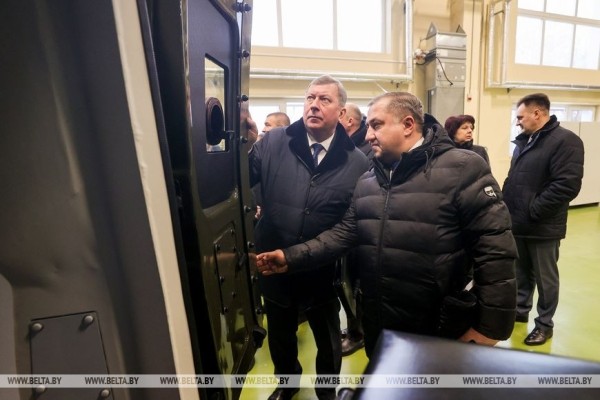 В Бресте дали старт белорусско-российскому проекту по сборке спецавтомобилей В Бресте дали старт белорусско-российскому проекту по сборке спецавтомобилей