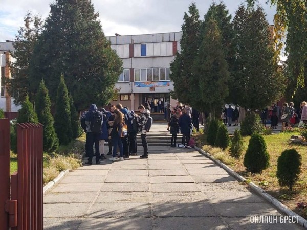 Минобразования определило, когда и в какой форме будут сдавать экзамены выпускники 9-х и 11-х классов