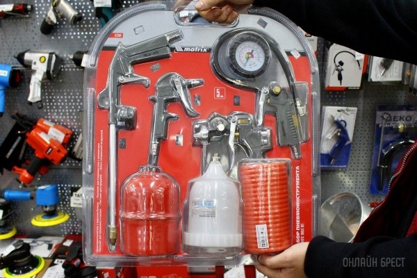 Мужу, отцу, дедушке, брату. Выбирайте нужные подарки для настоящих мужчин в строительных магазинах «АмайзТрейд» в Бресте