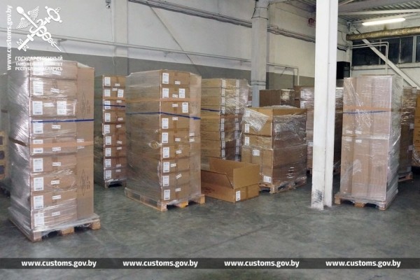 Хоккейную экипировку на $67 тысяч пытались незаконно ввезти в Беларусь. Случай в ПП «Козловичи» Хоккейную экипировку на $67 тысяч пытались незаконно ввезти в Беларусь. Случай в ПП «Козловичи»