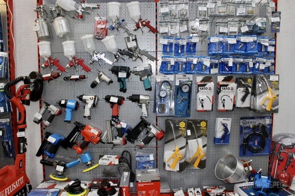 Мужу, отцу, дедушке, брату. Выбирайте нужные подарки для настоящих мужчин в строительных магазинах «АмайзТрейд» в Бресте