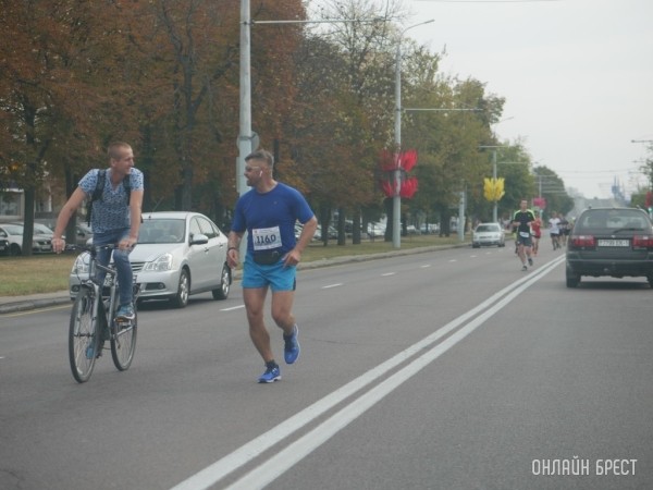 Зимний забег по вечернему Бресту организуют в городе 20 декабря