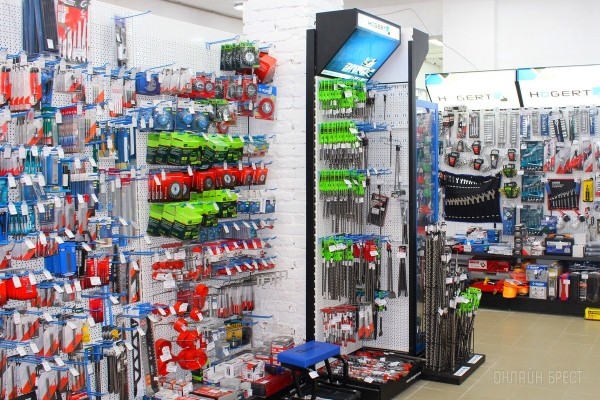 Мужу, отцу, дедушке, брату. Выбирайте нужные подарки для настоящих мужчин в строительных магазинах «АмайзТрейд» в Бресте