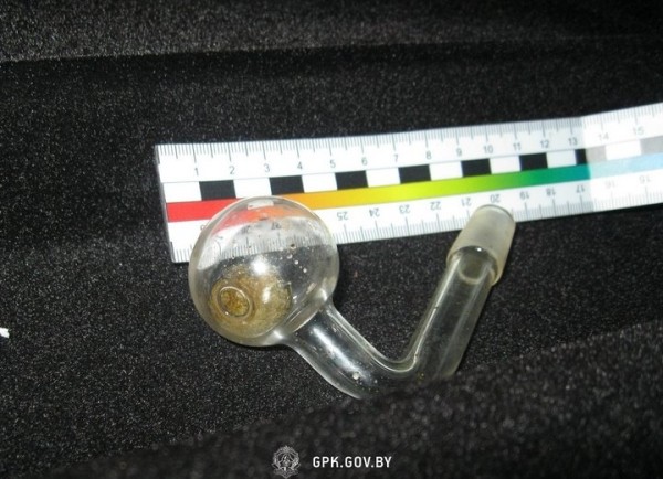 Белорус вез из Литвы автомобили на лафете. О колбах со странным веществом не знал. Но отвечать придется