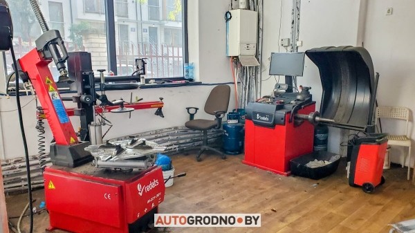 Белорус открыл вторую СТО в Варшаве, чтобы привлечь польских водителей. Получилось? Белорус открыл вторую СТО в Варшаве, чтобы привлечь польских водителей. Получилось?