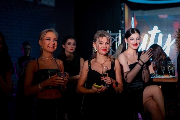 Масштабный БЬЮТИ-КОРПОРАТИВ прошел в Минске. Организатор вечеринки и свадебный стилист-визажист из Бреста рассказали, как это было