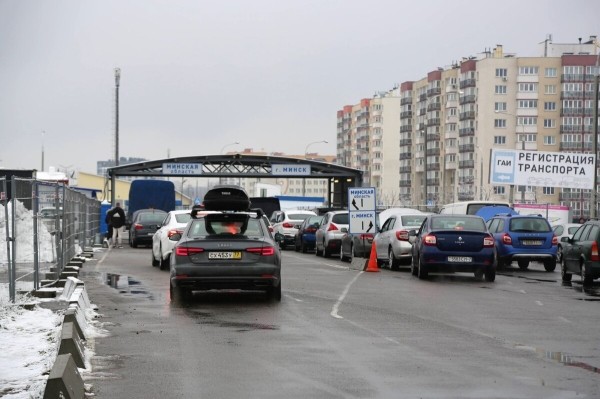 Перекупы-нелегалы выживут, а мелкие автохаусы и ИП — нет? Как участники авторынка оценивают новые правила торговли «бэушкой»