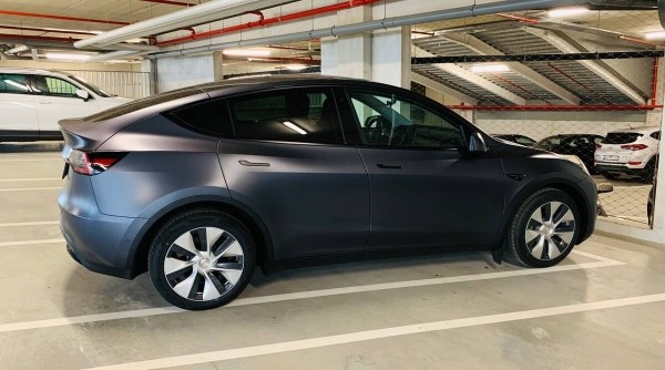 «За год зарядка подорожала в три раза». Белорус, который проживает в Нидерландах, посчитал экономию от Tesla Model Y