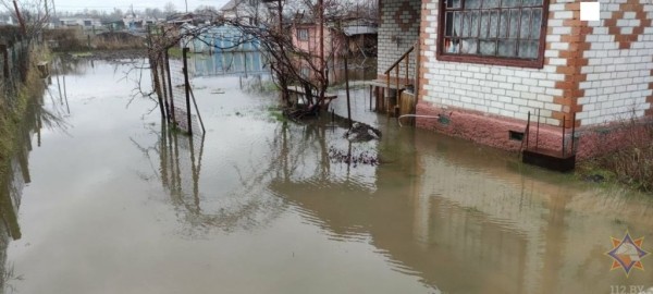 Фотофакт. Подтопило участки возле Бреста и по области Фотофакт. Подтопило участки возле Бреста и по области
