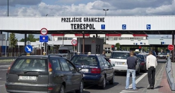 Скопление легковушек фиксируется перед польским пунктом пропуска «Тересполь»