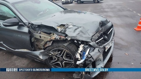 BMW и Mercedes. Подробности ДТП на Я.Купалы в Бресте