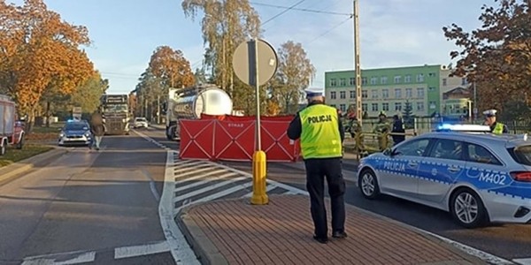 Белорусский дальнобойщик насмерть сбил 15-летнюю девочку в Польше. Его отпустили, а теперь не могут найти Белорусский дальнобойщик насмерть сбил 15-летнюю девочку в Польше. Его отпустили, а теперь не могут найти