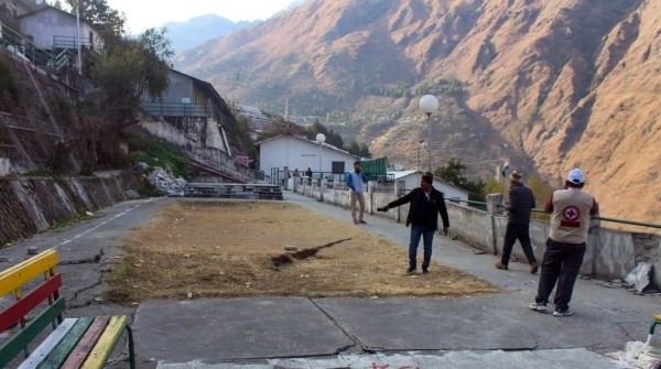 В Индии проваливается под землю целый город. Власти не могут разобраться в причинах В Индии проваливается под землю целый город. Власти не могут разобраться в причинах