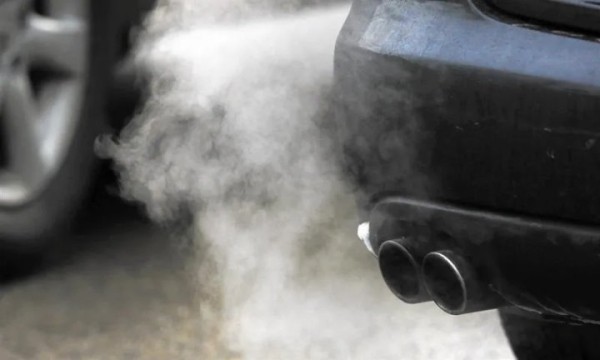 ЕС запрещает продажу бензиновых и дизельных автомобилей с 2035 года ЕС запрещает продажу бензиновых и дизельных автомобилей с 2035 года