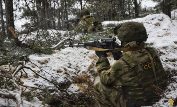Брестские десантники принимают участие в ротном тактическом учении