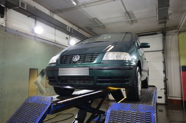 «Если отвезти машину на детейлинг, будет совсем лялечка!» Белорус о VW Sharan, который 13 лет находится в одних руках