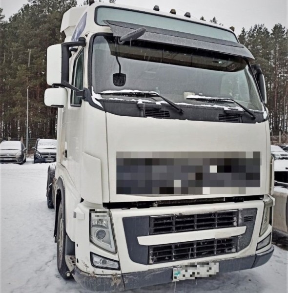 Этот тягач Volvo искали в Европе 9 лет. И вдруг машина выехала из Беларуси в Литву Этот тягач Volvo искали в Европе 9 лет. И вдруг машина выехала из Беларуси в Литву