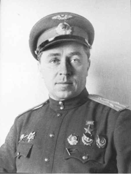 Как полярный летчик из Бреста поселил дома пингвина и медвежонка, о котором писал стихи Маршак Как полярный летчик из Бреста поселил дома пингвина и медвежонка, о котором писал стихи Маршак