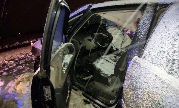 Подробности ДТП под Могилевом: отец на Renault разбился с двумя дочерьми — одна непристегнутая девушка погибла Подробности ДТП под Могилевом: отец на Renault разбился с двумя дочерьми — одна непристегнутая девушка погибла