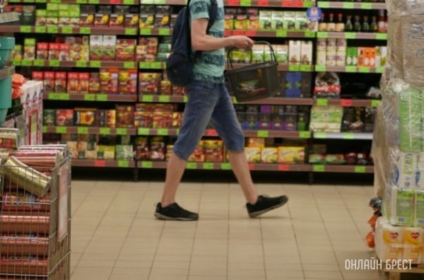 В феврале алкоголь подорожал, а кофе, чай и другие напитки подешевели. Цены на что выросли и снизились больше всего